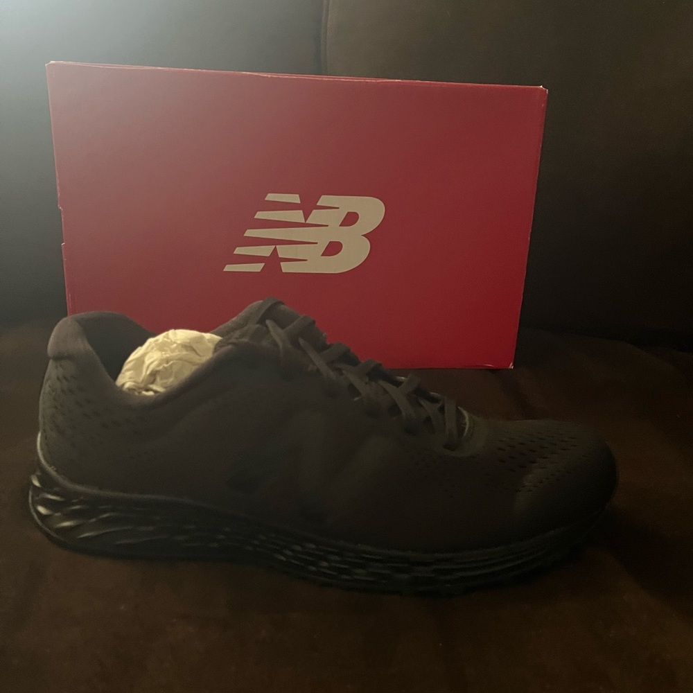 New Balance Men's Black Athletic Shoes